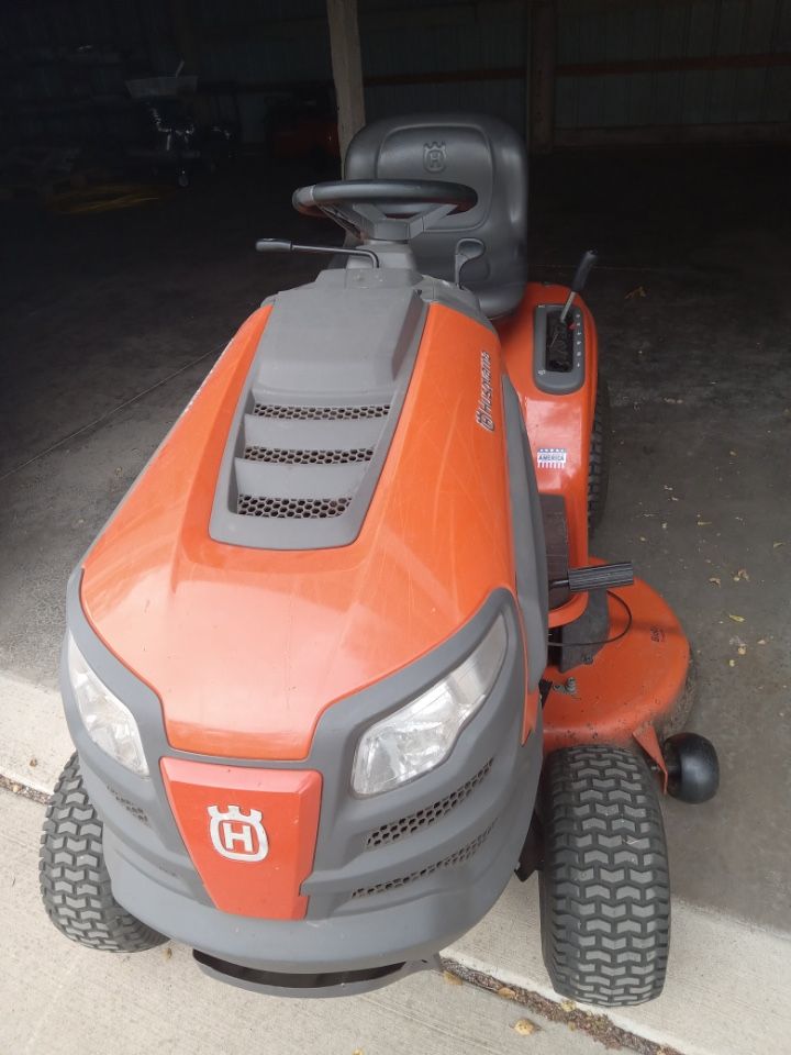 Husqvarna Lawn Tractor 