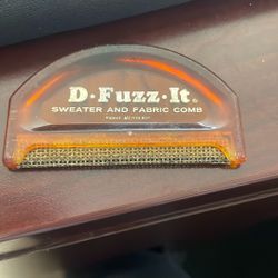 D-Fuzz-It   Vintage Sweater And Fabric Comb