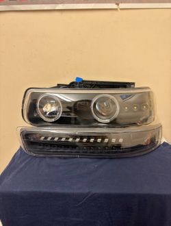 Headlight and turn signal for Chevrolet Silverado/Tahoe