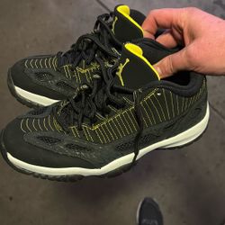 Retro Jordan 11’s Size 7.5 Men’s 