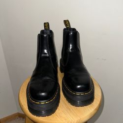 DR. MARTENS 2