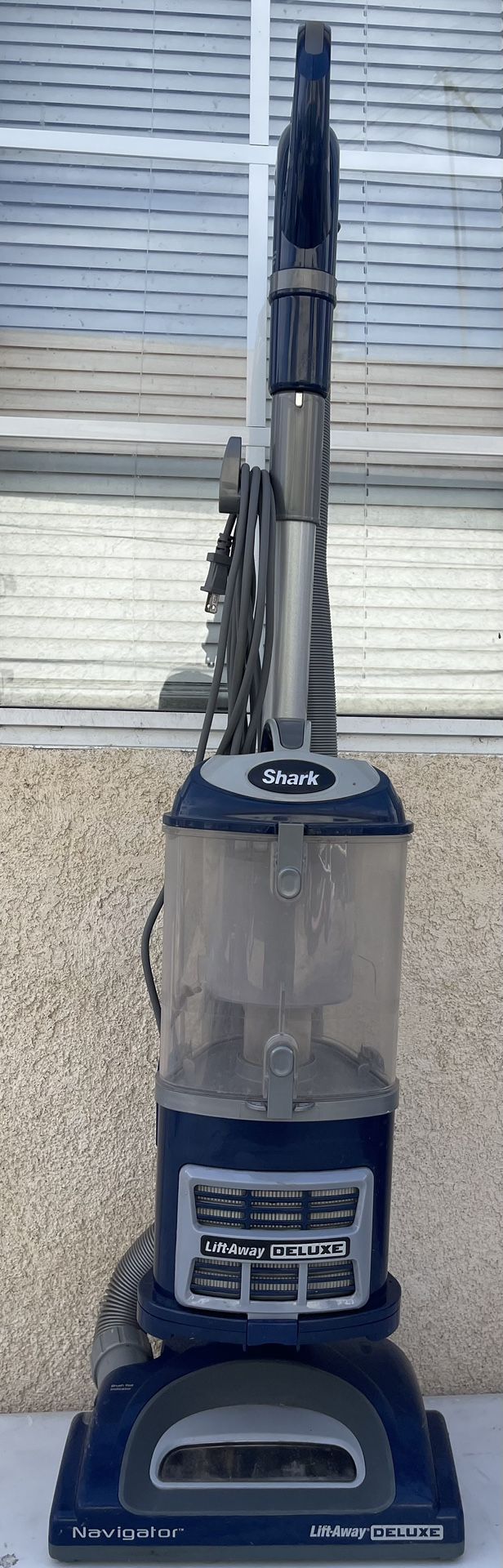 Shark Navigator Lift away Vacuum