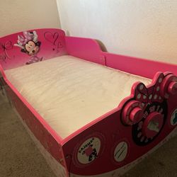 Minnie Mouse Toddlers Bed With Mattress 