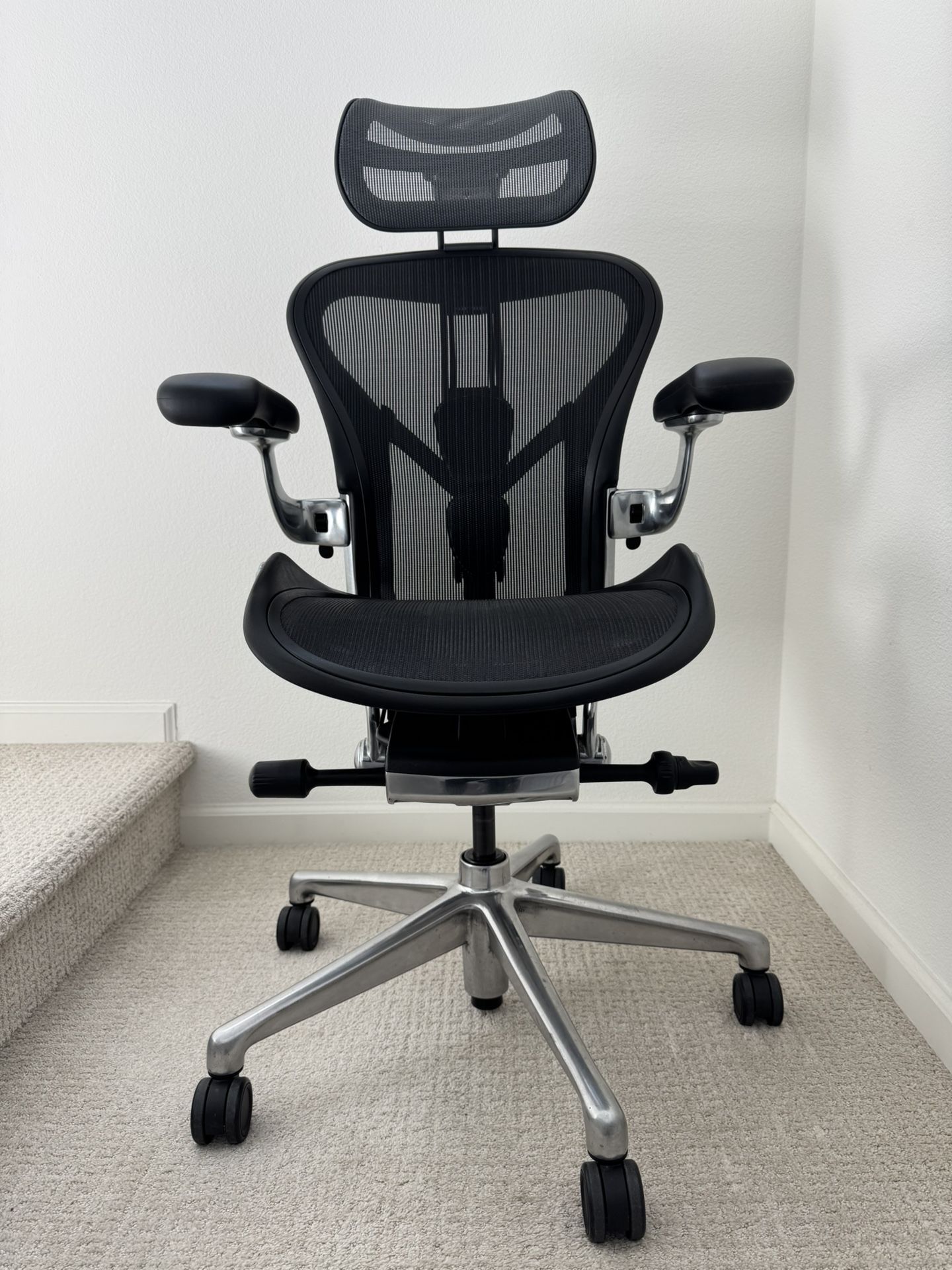 Office Chairs New Aeron Lite Plus With Headrest Pre Owned Herman