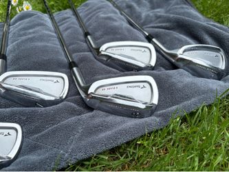 Bridgestone TourStage X-Blade CB Iron Set 4-9, PW RH NsPro 850GH Reg + FREE SW