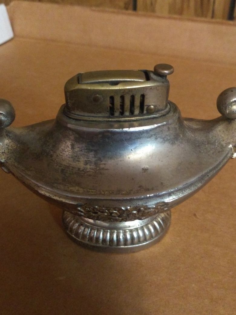 Vintage Aladdin Lamp Style Table Lighter