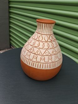 Decorative vase