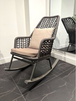 OUTDOOR/PATIO ROCKING CHAIR (CHEAP)!