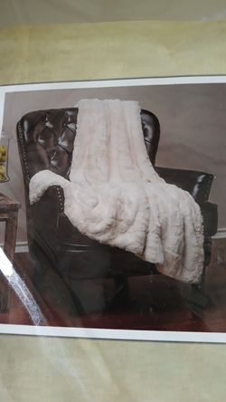 Chanasya Blanket Queen Size à Wolf-Ivory in color