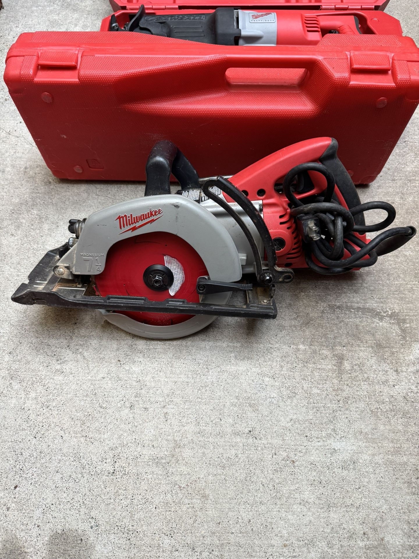 Milwaukee 7 1/4 Worm Drive Magnesium Circular Saw