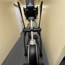 Pro form 520E Endurance Elliptical 