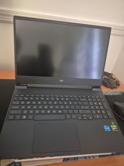 Hp Victus gaming laptop (used, original box and power adaptor)