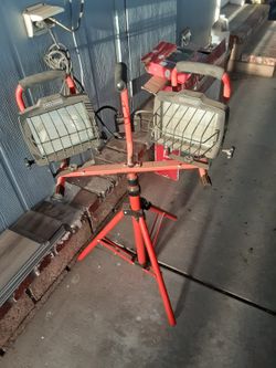Craftsman tripod double worklights.