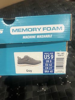 Skechers Memory Foam Sneakers Men's Size 9