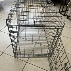 Metal Pet Crate Cage In Excellent Condition Very Clean !