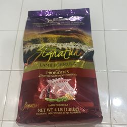 Dog food Signature Lamb Formula for puppy to adul.