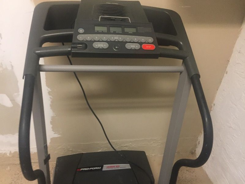 ProForm 495 Pi cooling breeze treadmill for Sale in Southwest Ranches