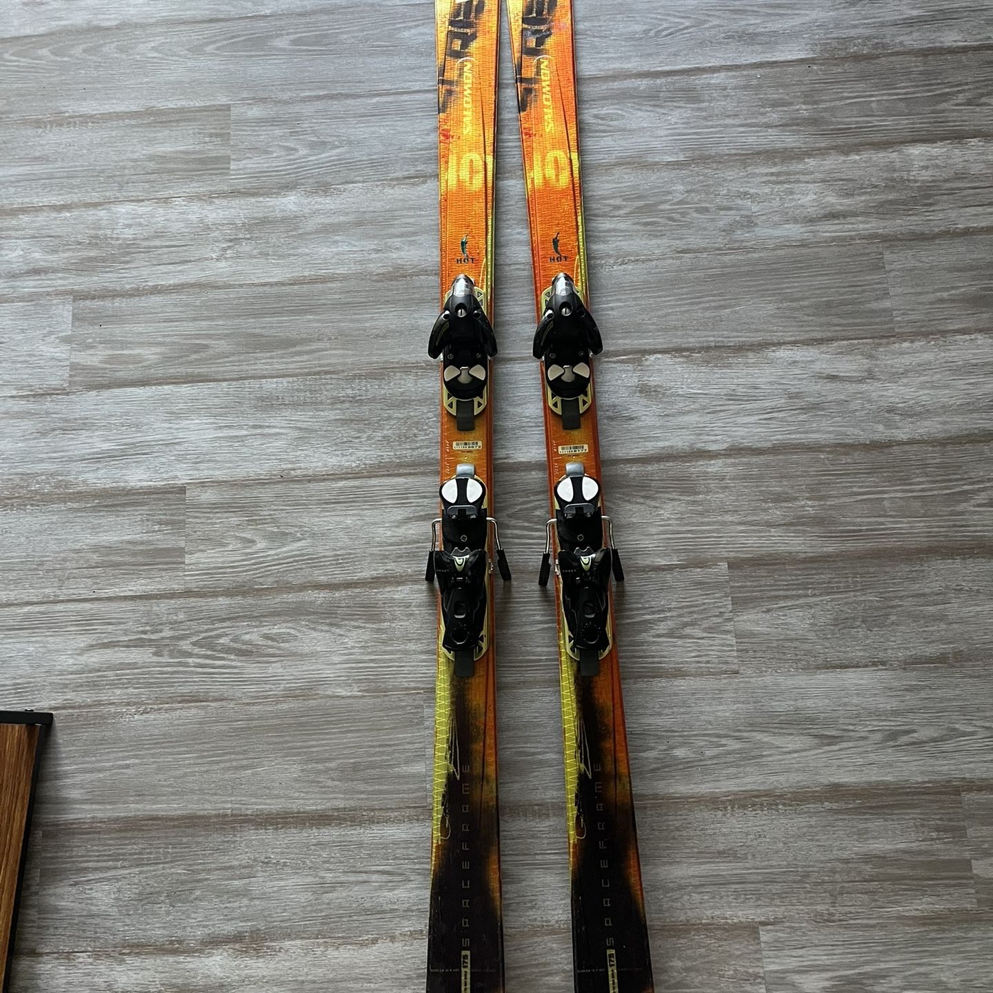 185cm salomon scream 10 pilot extra hot skis Salomon Scream 10 Hot 175cm Skis for Sale in Salt Lake City, UT