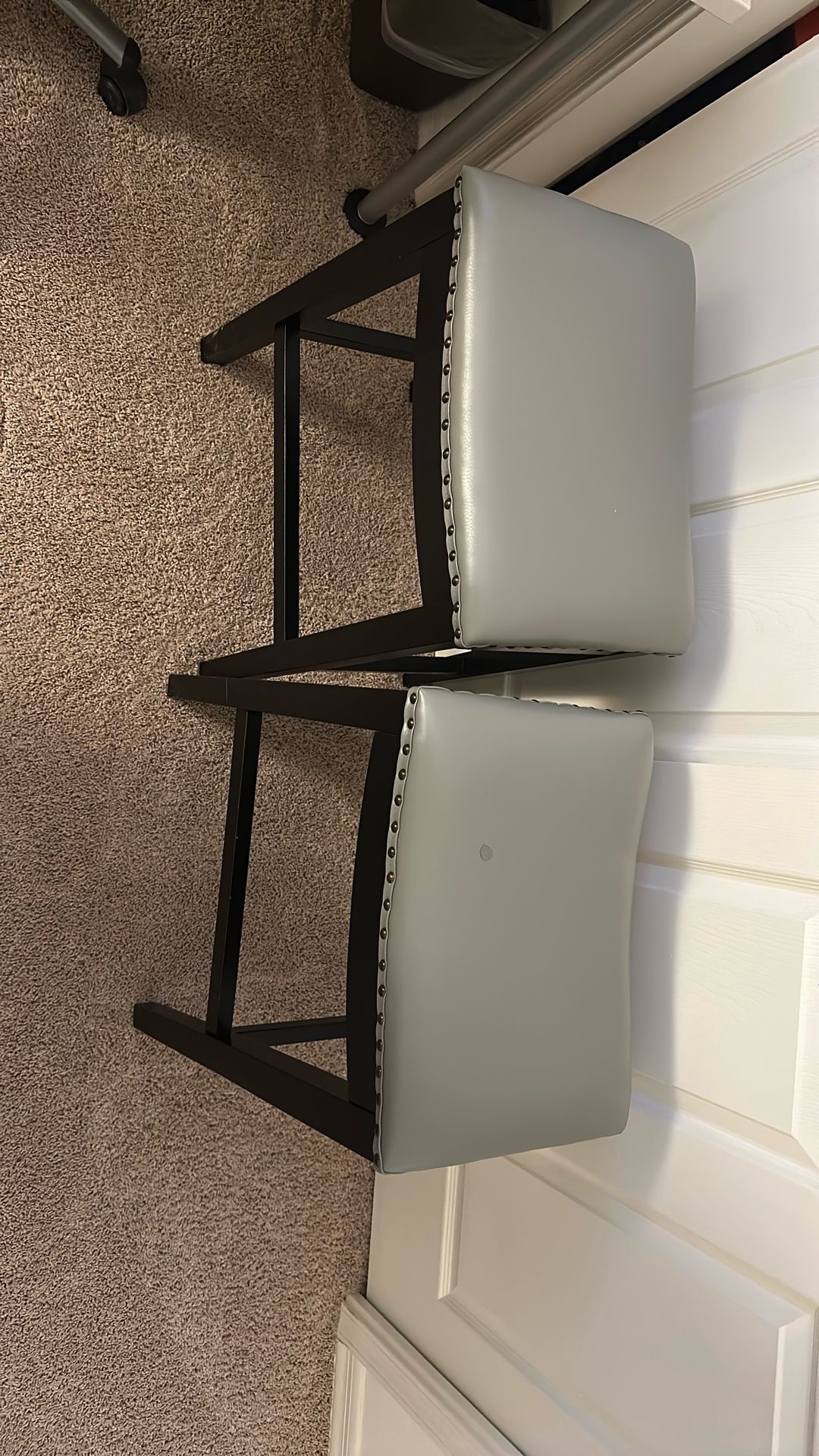 2 Bar Stools Leather