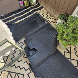 Crysler Voyager Rubber Mat
