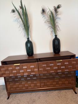 6-Drawer Dresser with Woven Pattern