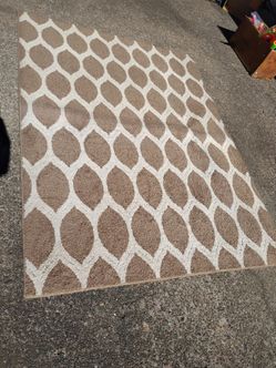 Tan and White Geometric Area Rug 5' by 8'