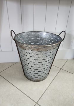 Galvanized  metal bucket