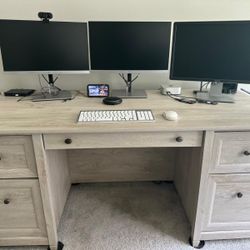Office table / Executive Desk 