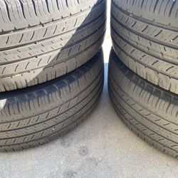 Set Of 4 Used Michelin Tires 245/68R18/104H