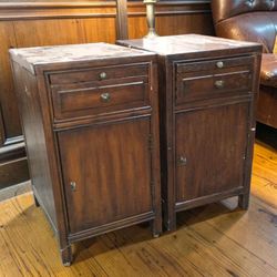 Small 2x nightstands brown pickup only