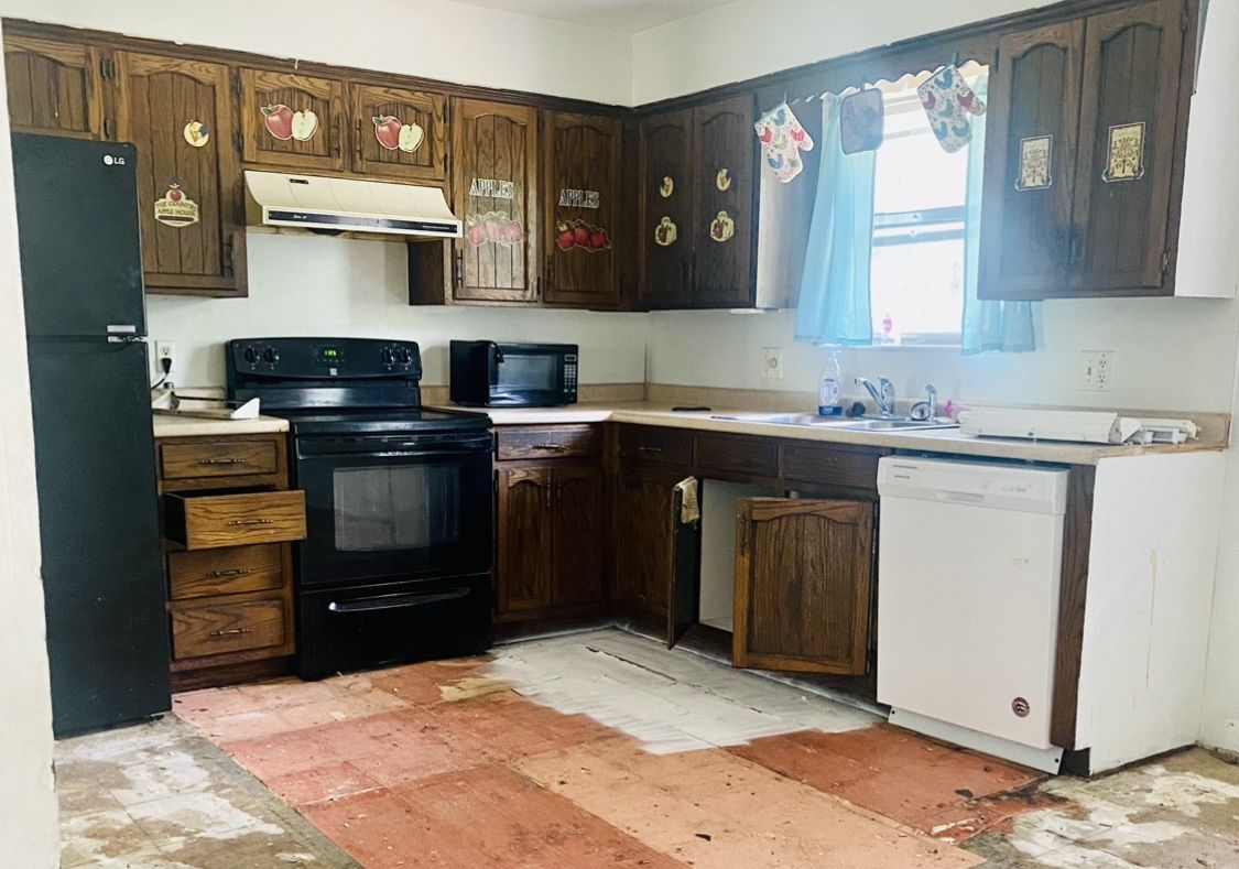 3 Appliances - Refrigerator - Stove - Dishwasher