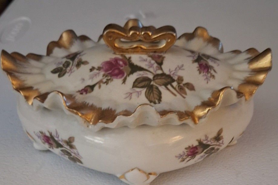 Dresser Vanity Dish With Lid