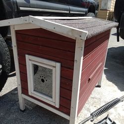 DOG HOUSE AWESOME HAND BUILT !