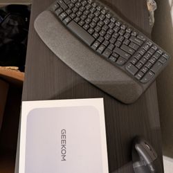 Geekom A6 w/Logitech Mouse & Keyboard 