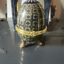 VTG “ My Treasure” Fabulous Egg Porcelain  Trinket Egg see pic for size