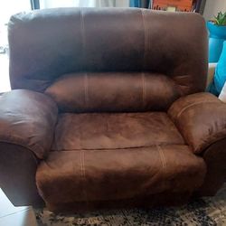 2 PERSON RECLINER BROWN COMFORTABLE LOVESEAT