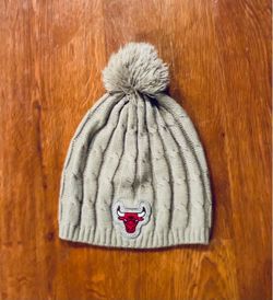 Chicago Bulls Cable Knit Pom Beanie