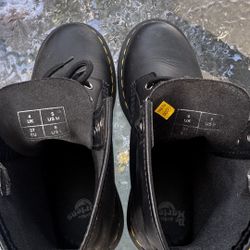 Dr. Martens Airwair Boots