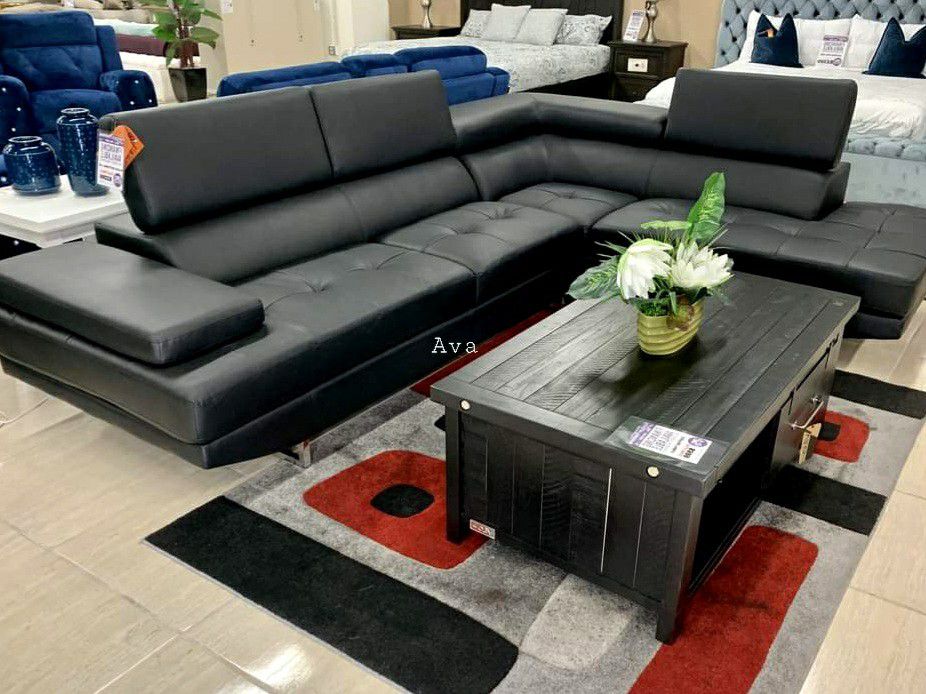 IN STOCK / ANTARES BLACK MODERN SECTIONAL 