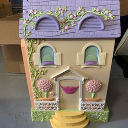 Doll House 3 Layers With Dolls