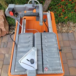RIDGID 9-Amp 7 in. Blade Corded Wet Tile Saw with Stand