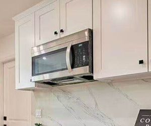 LG Over the Stove Microwave Oven