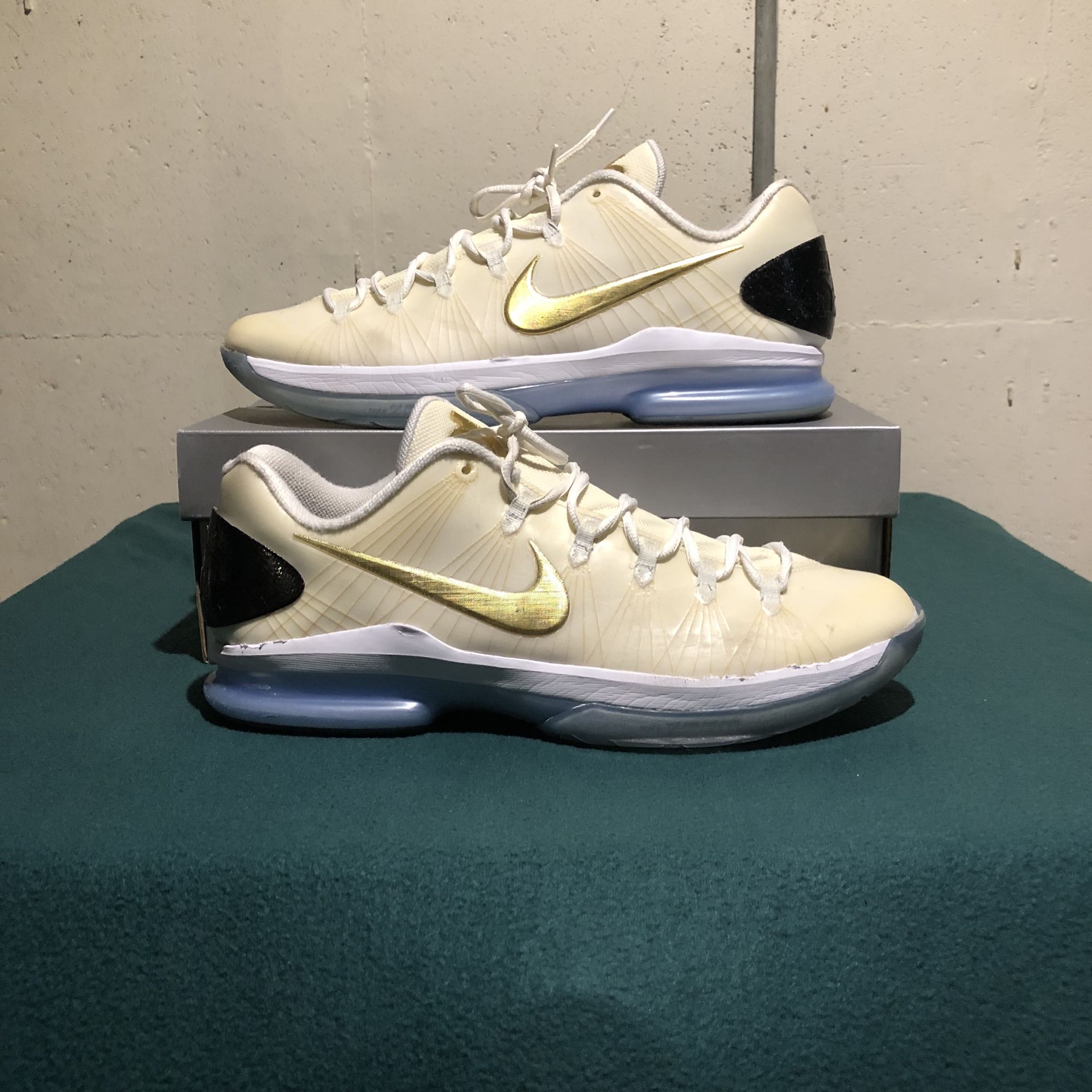Size 12 Nike KD Elite White Gold