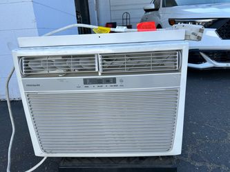 Frigidaire 18,500 btu Air Conditioner & 16,000 btu Heater