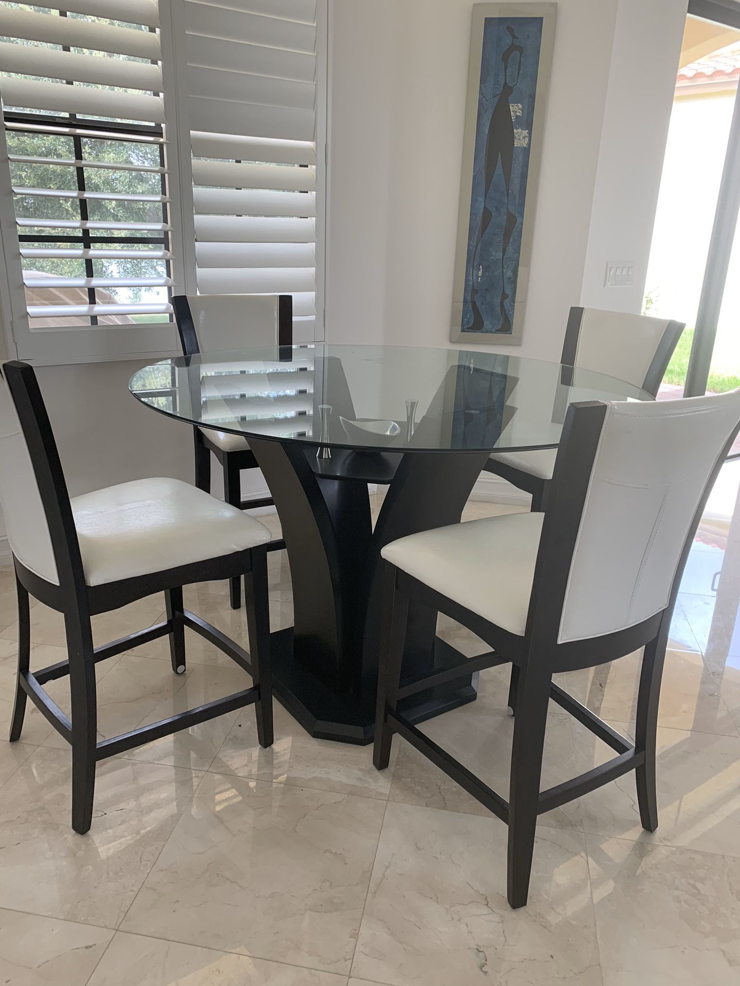 Modern breakfast table with Espresso Wood Base And peekaboo storage