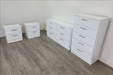 Dresser , Chest And 2 Nightstands  - Cómoda,  Gavetero Y 2 .Mesitas De Noche