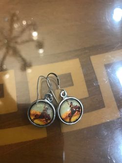 Sreling silver earrings