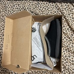 Black Ugg Tasman 🧸🖤