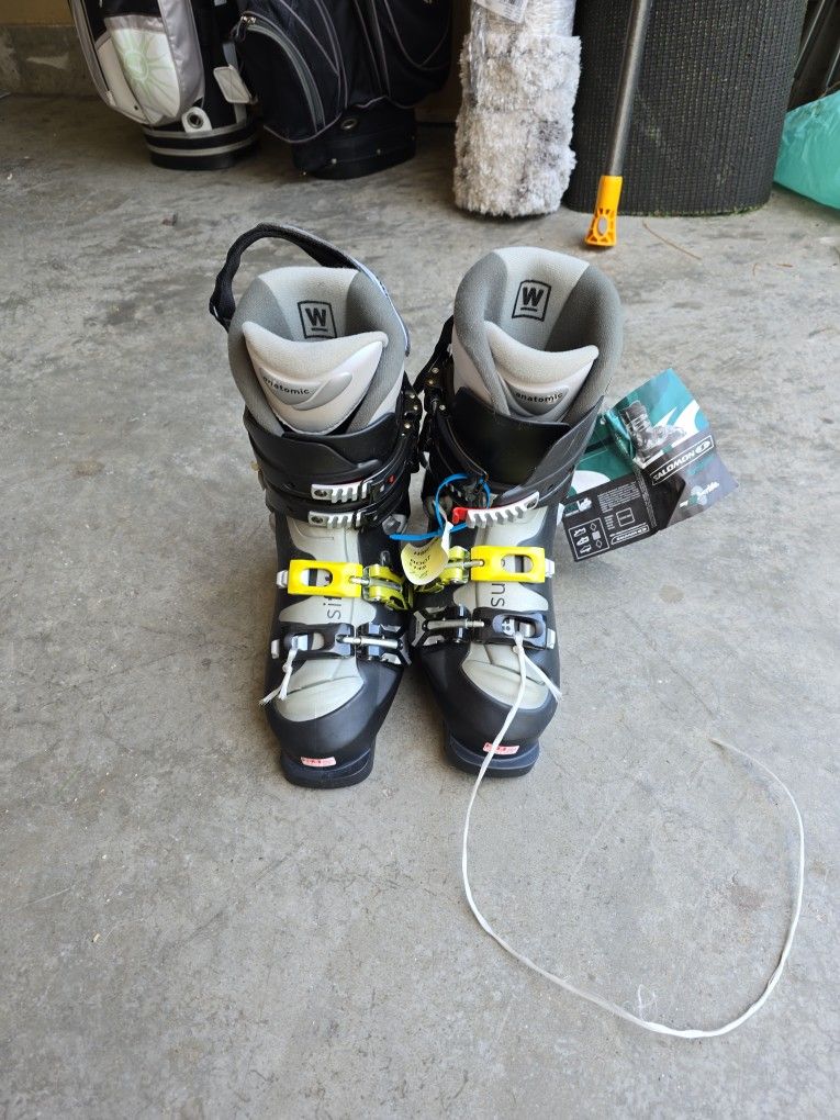Women's Ski Boots
