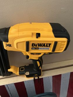 DeWalt 20V XR Brushless 18GA Brad Nailer
